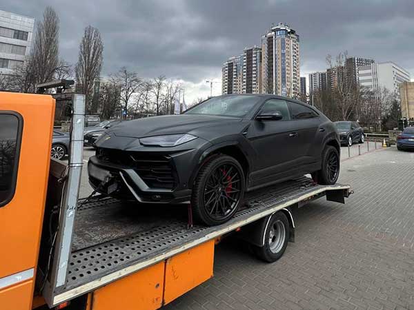 Евакуатор для елітних авто у Вінниці